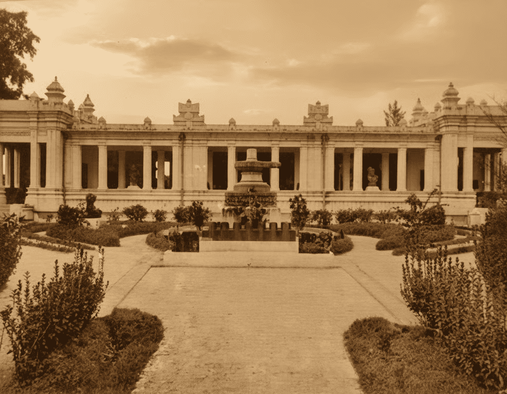 Established in 1915, the museum originally housed Cham artifacts collected by French archaeologists